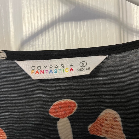 Adorable black long-sleeved dress with mushroom print size small - Picture 8 of 8